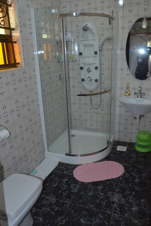 Sheevy"S Bed N Breakfast Fort Portal Extérieur photo